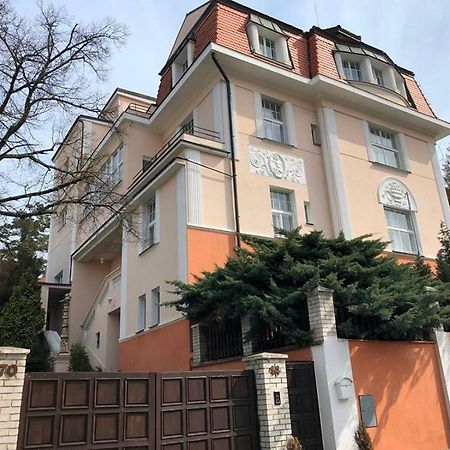 Rooms In Prague-Big+Comfy Екстер'єр фото