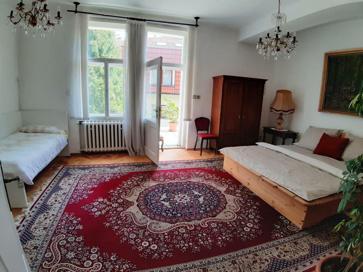 Rooms In Prague-Big+Comfy Екстер'єр фото