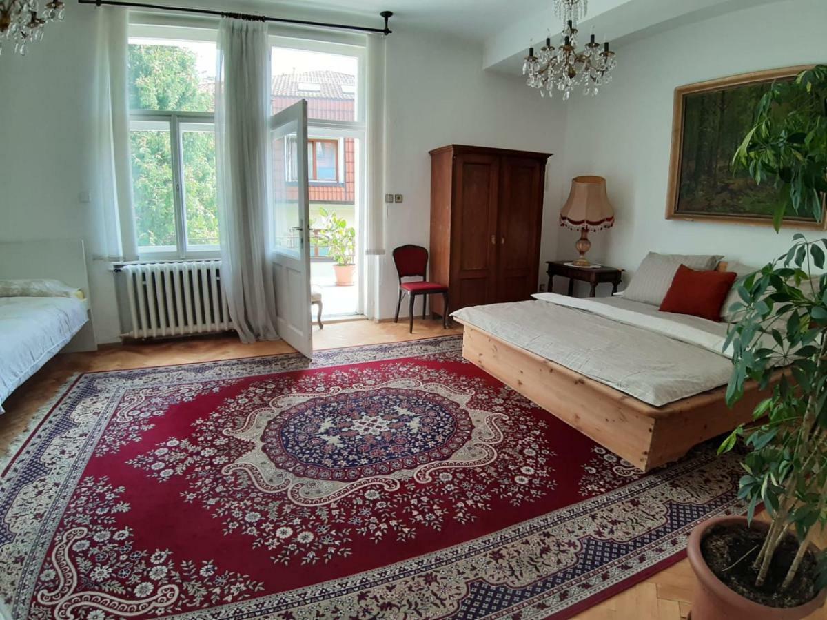 Rooms In Prague-Big+Comfy Екстер'єр фото