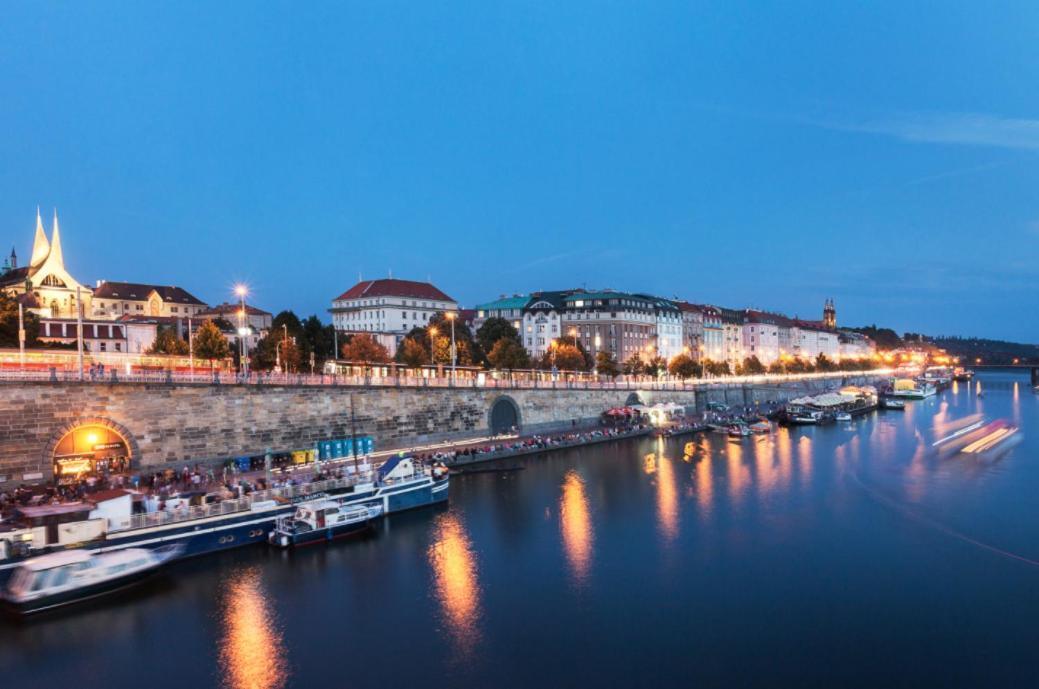 Rooms In Prague-Big+Comfy Екстер'єр фото