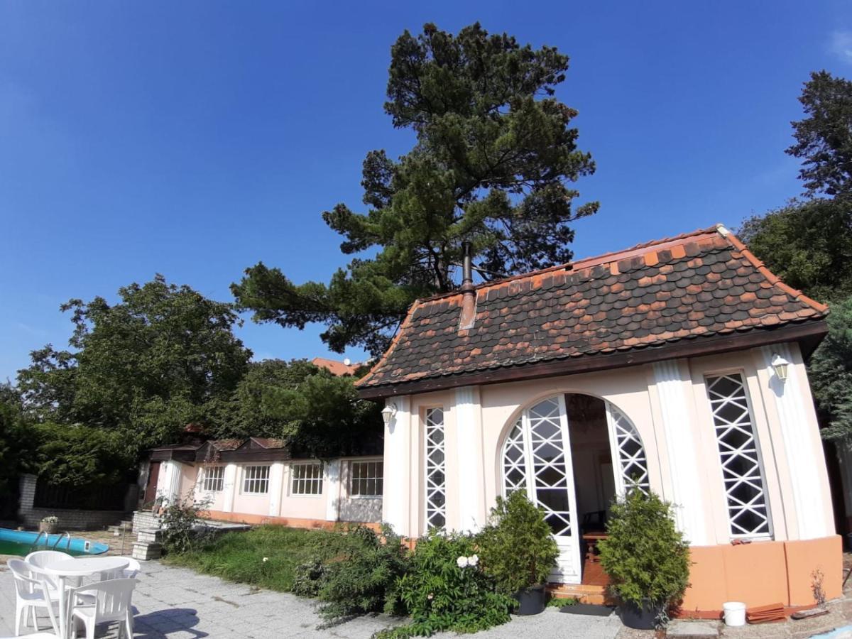 Rooms In Prague-Big+Comfy Екстер'єр фото